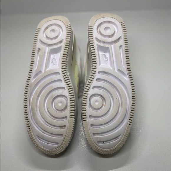 Women’s Nike Air Force 1 sage low size 8 1/2 - Picture 7 of 12